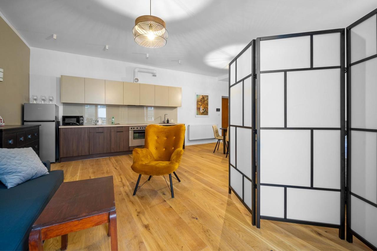 Piekna Yellow Studio Warsaw Ngoại thất bức ảnh